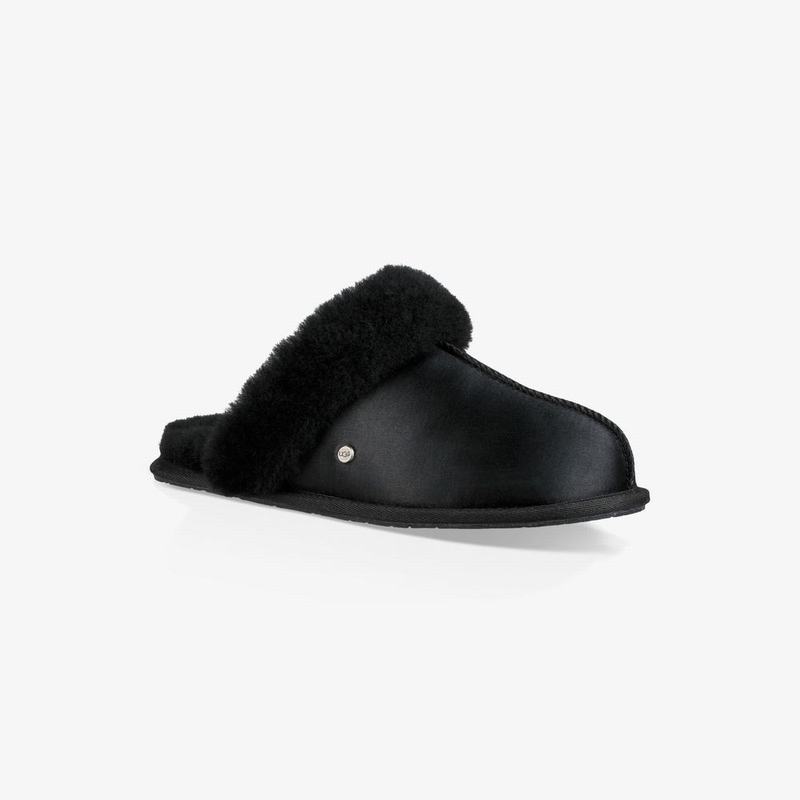 Chausson UGG Scuffette II Satin Femme Noir Soldes 326PAGRN